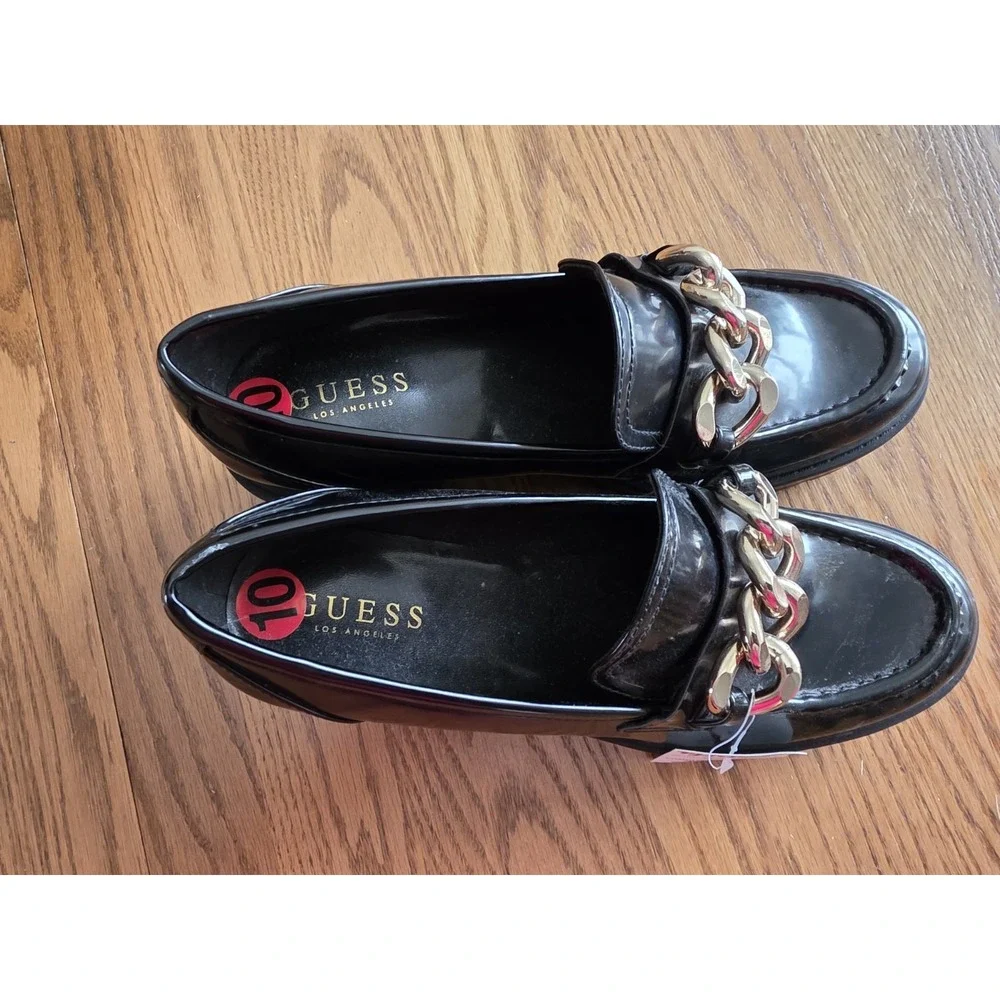 NWOT Guess Hillford W 10 Chunky Lug Sole Gold Chain Black Patent Leather Loafer